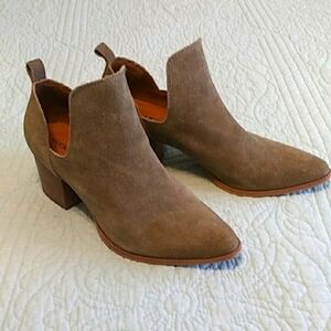 lucky Jorry style genuine suede boots, Great gently used condition